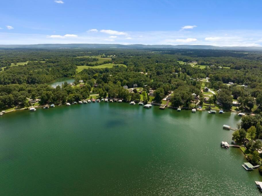 New Home, Dock, Kayaks, Game Room, Water Views Winchester Exterior photo