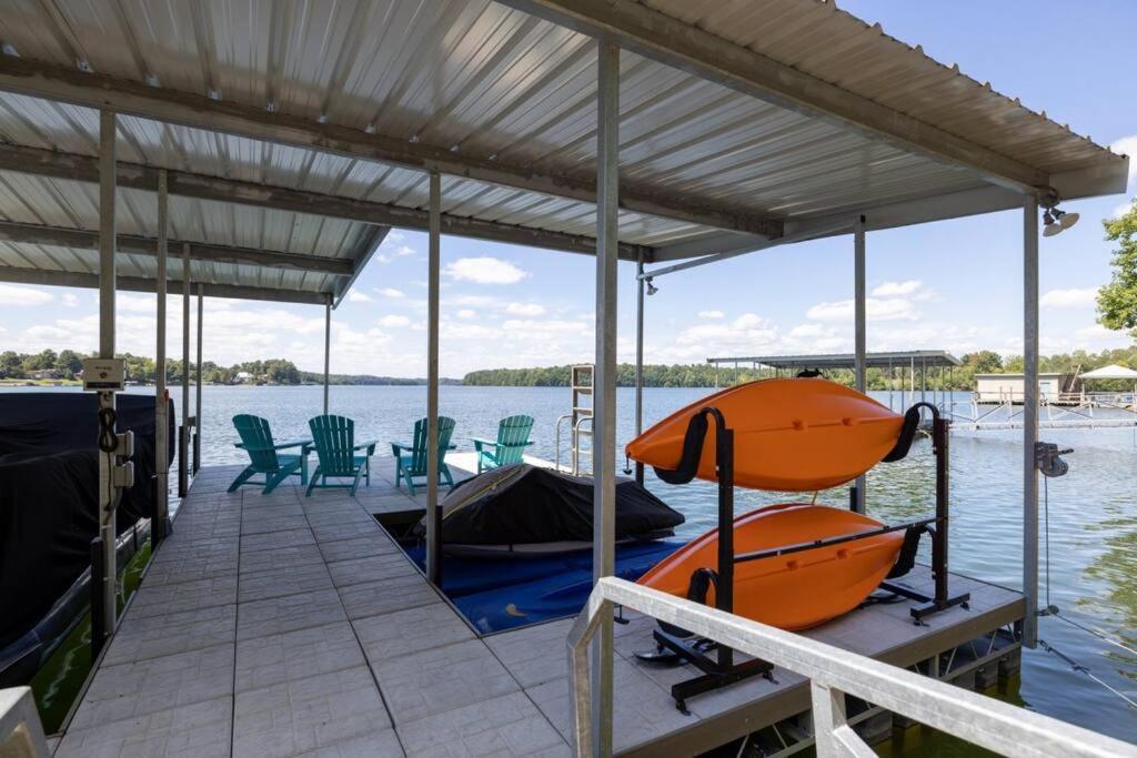 New Home, Dock, Kayaks, Game Room, Water Views Winchester Exterior photo